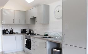 Abingdon - Private Flat With Garden & Parking 10